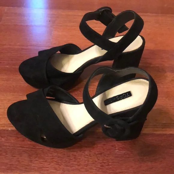 Topshop • Velvet Strappy Heels - Picture 4 of 5